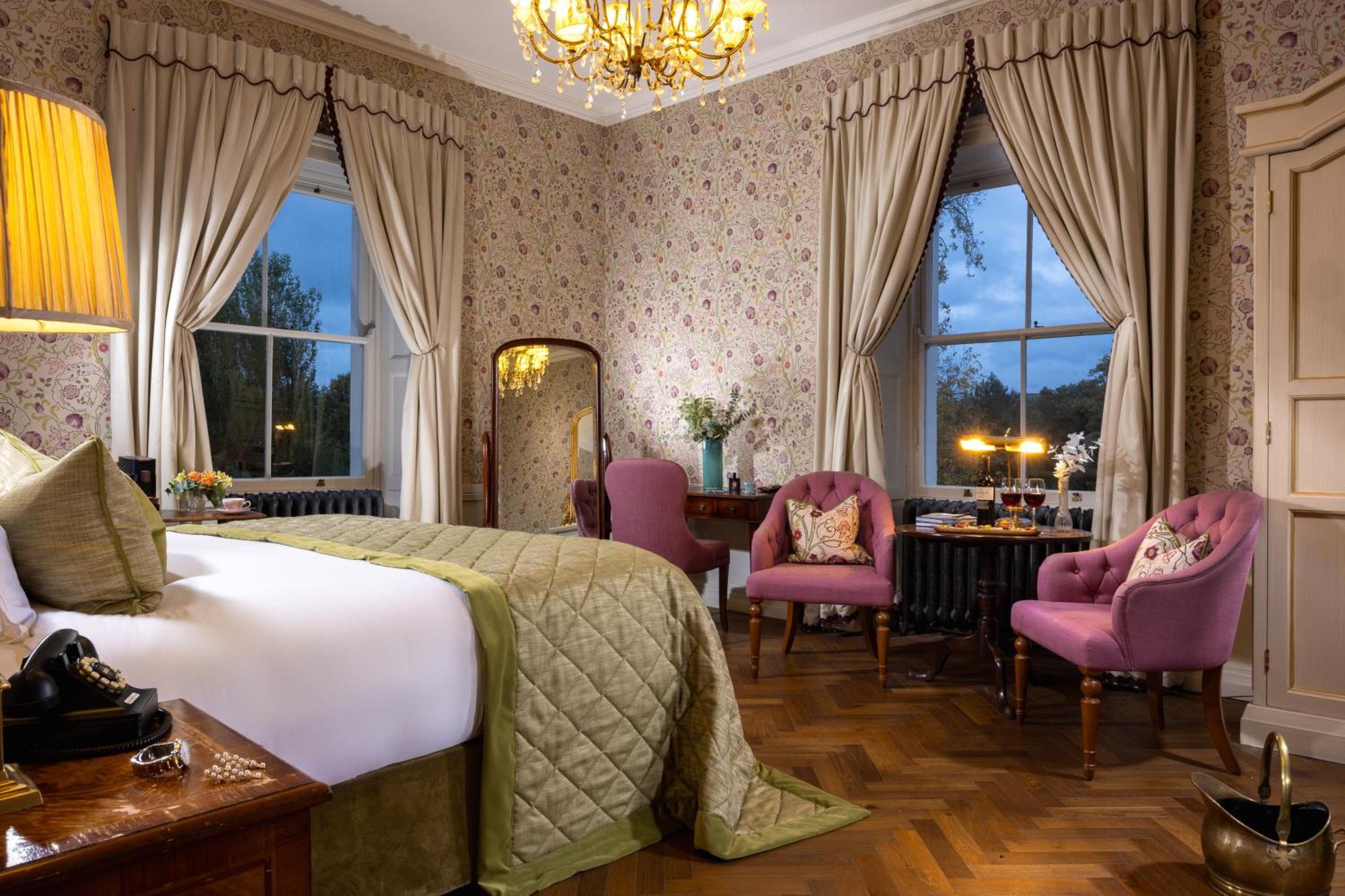 Tulfarris Hotel And Golf Resort ภายนอก รูปภาพ